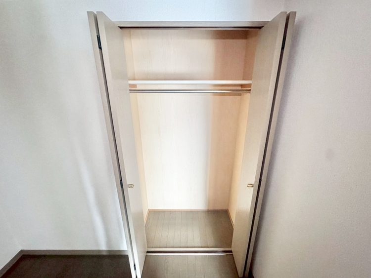 その他 収納スペースが付いていて、お部屋を広く使っていただけます。