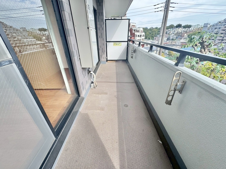 その他 朝の澄んだ空気や、夕方に吹く清々しい風を感じられるバルコニー。