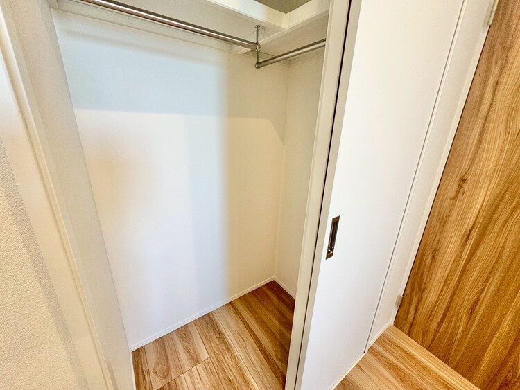 その他 収納スペースが付いていて、お部屋を広く使っていただけます。