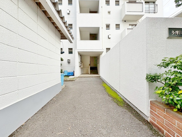 その他 上質感漂う玄関アプローチです。