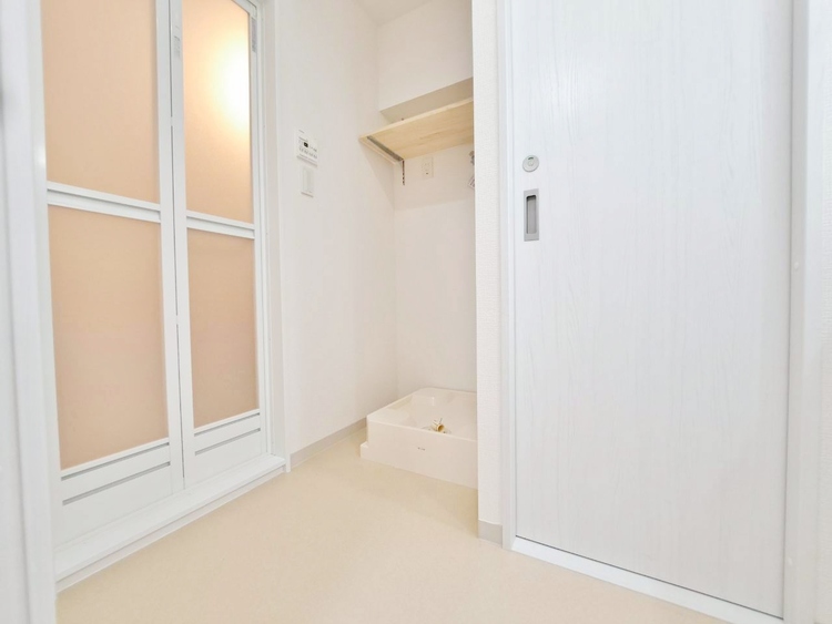 その他 十分な広さの脱衣所。