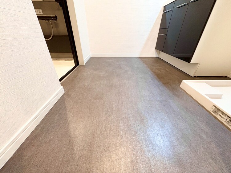 その他 十分な広さの脱衣所。