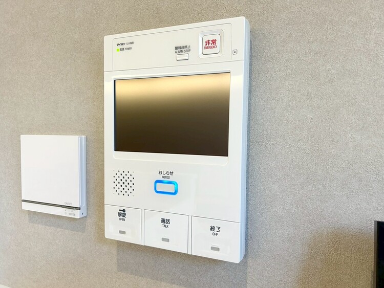 その他 誰が来てもわかる様にモニター付きインターホンを設置。