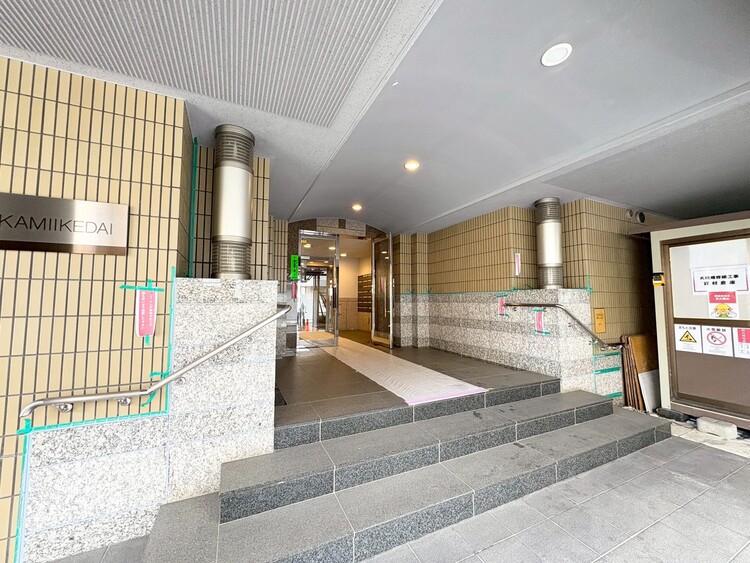 その他 上質感漂う玄関アプローチです。