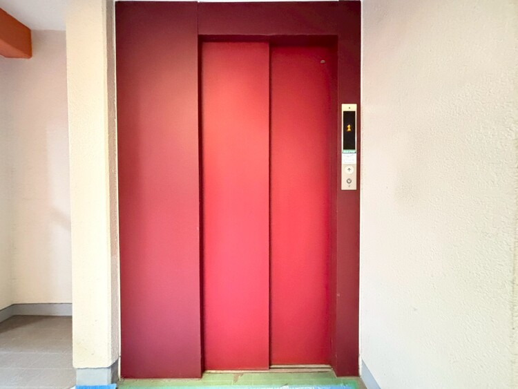 その他 エレベーター完備のため荷物が多くなっても安心。