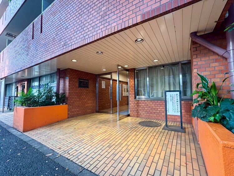 その他 上質感漂う玄関アプローチです。