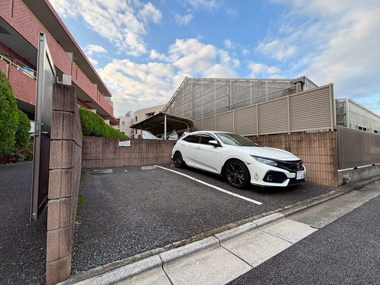 その他 駐車スペースが嬉しいですね。※空き状況は都度ご確認下さい。