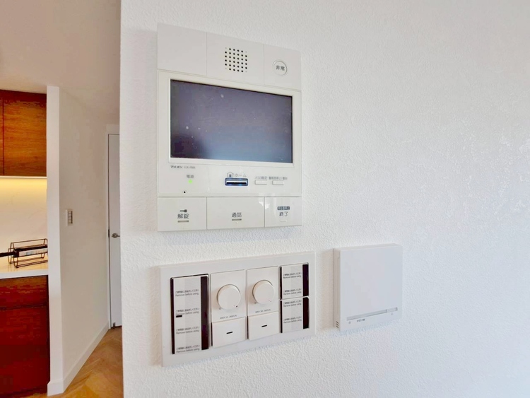 その他 誰が来てもわかる様にモニター付きインターホンを設置。