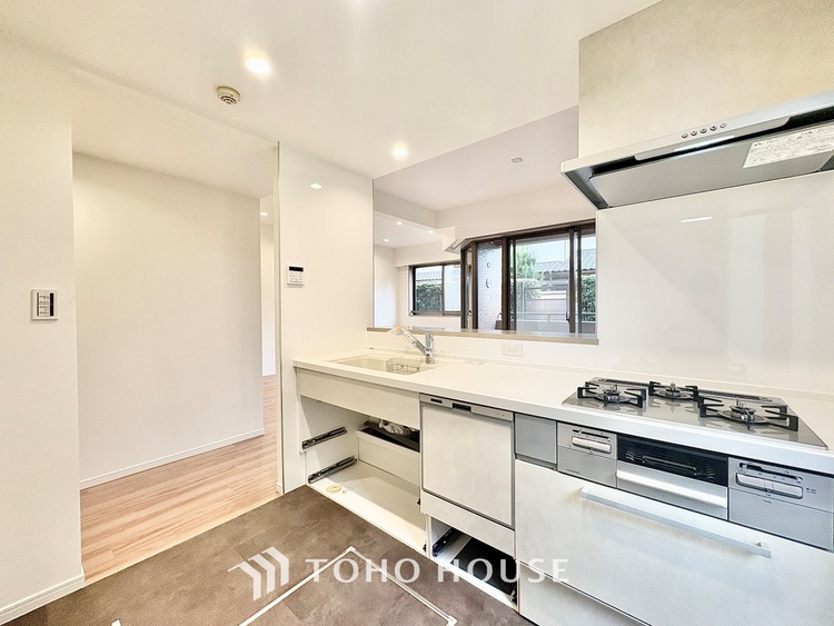 キッチン 【cooking papa is here】料理が苦手な人でも、チャレンジしてみたくなるワイドスパンのキッチン。家族の食卓がここから始まる。