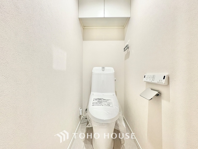 トイレ 【Entrance of your life】明るい玄関が家族を迎え入れる。今日はどんな一日が待っているんだろう。皆どんな一日を終えて帰ってくるんだろう。