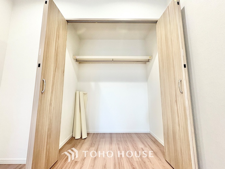 収納 【a closet full of dreams】しまいきれない思い出はクローゼットに。いつでも取り出せる広さが生活を彩る。