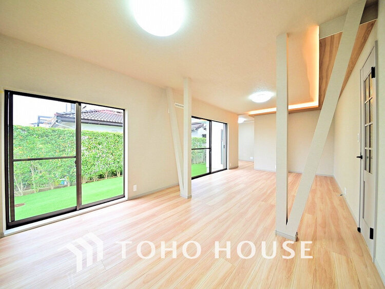 内装 上質な時間を育む暮らしのメインステージ。寛ぎとコミュニケーションを育む居心地のよい場所