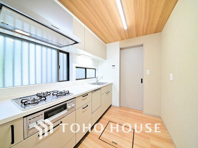 キッチン シンプルな部屋の雰囲気に溶け合うナチュラルキッチン