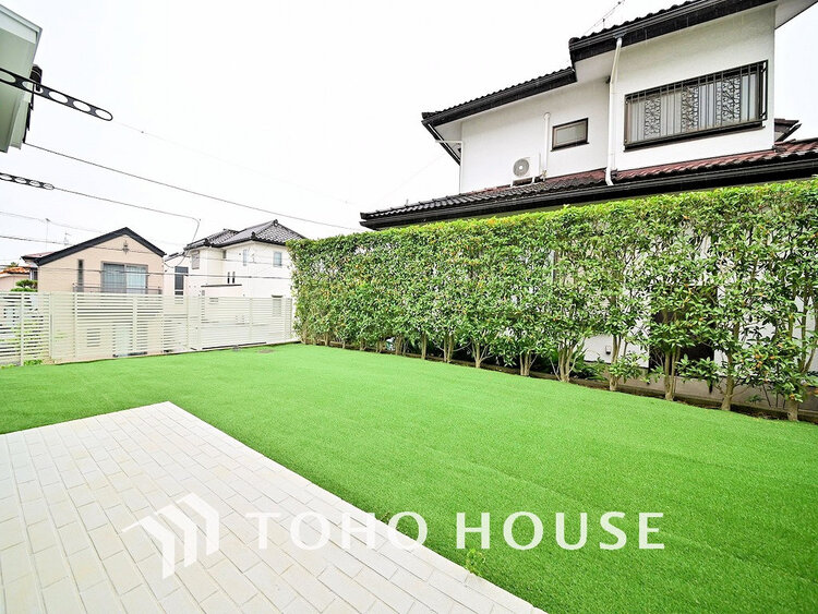 その他 広いお庭はガーデニングなど、ご家族の楽しめる場所の一つに