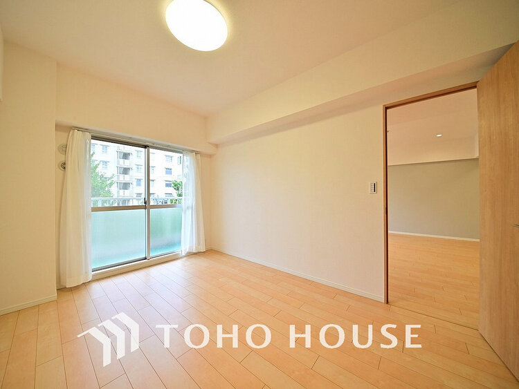 内装 シンプルですっきりとした室内は飽きのこない居心地の良い雰囲気