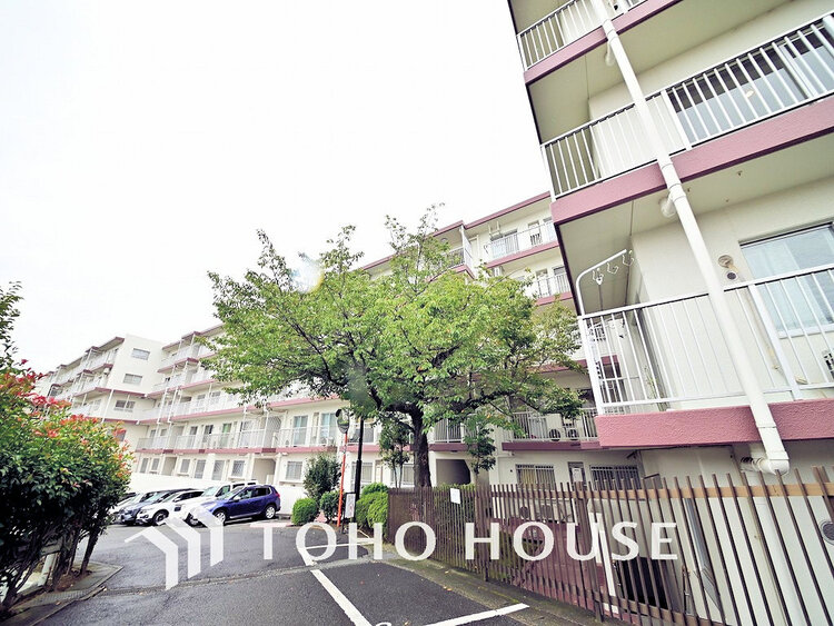 外観 〜南西向きにつき陽当り良好〜LDK21帖の開放感のある広々とした空間〜