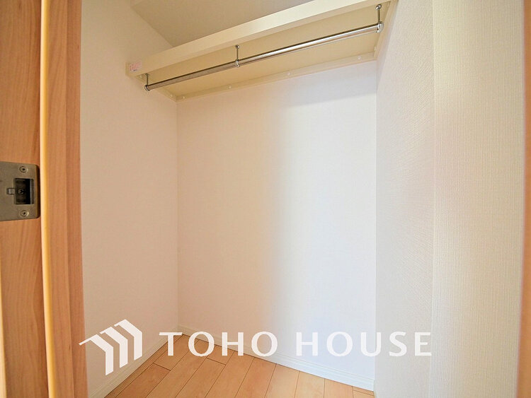 収納 沢山のお洋服を綺麗に収納できる「ウォークインクローゼット」