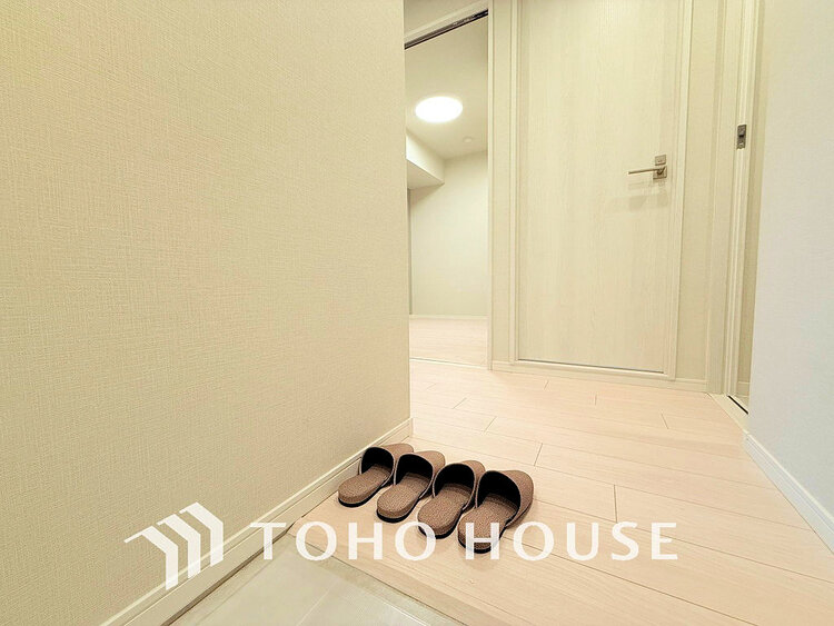 玄関 落ち着いた雰囲気の玄関、家族の帰りを暖かく迎えてくれます