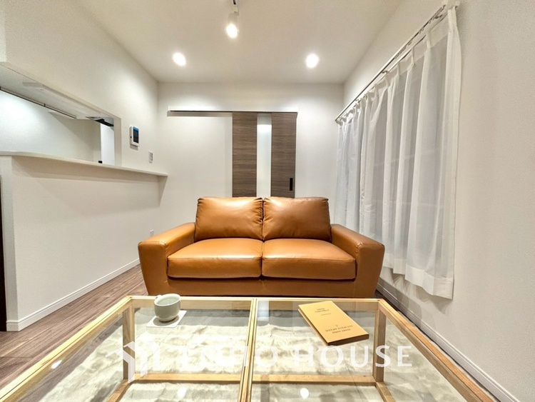 内装 「想像していた以上に広い」が写真を撮っているときの感想です。家事動線に配慮したプランによりご家族がくつろげる明るく広い空間が確保できました。