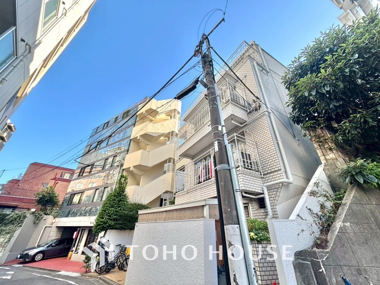 外観 漂う上質な空気感、マンションに入れば「おかえりなさい」と笑顔で迎えてくれるエントランス。最良の心配りを感じるマンションでした。