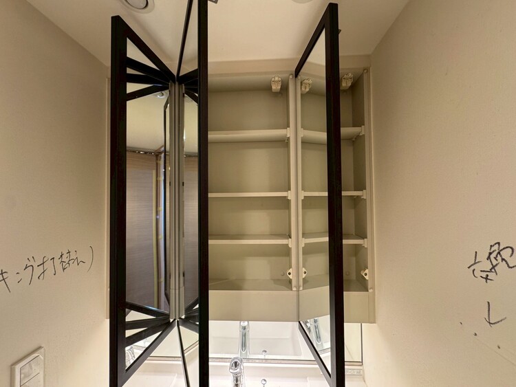 その他 収納スペースが付いていて、お部屋を広く使っていただけます。