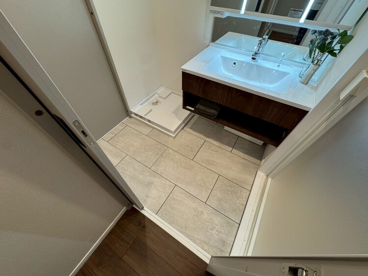 その他 十分な広さの脱衣所。