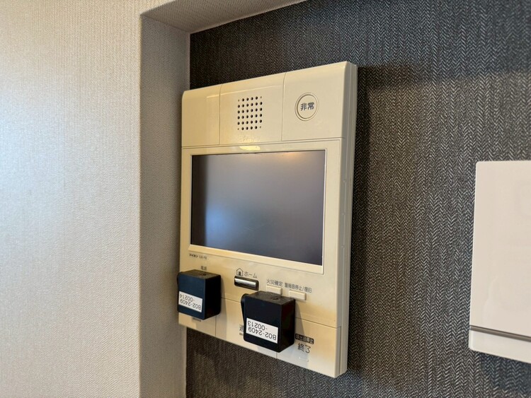 その他 誰が来てもわかる様にモニター付きインターホンを設置。
