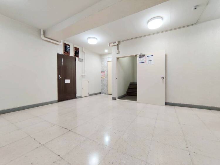 その他 館内は静寂な中が保たれており、管理が行き届いている印象を受けました。