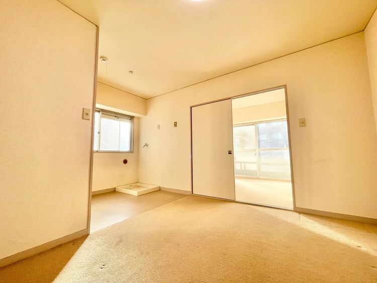 その他 通風・採光に優れ、心地よい光と風が溢れています。※リフォーム前の写真です。