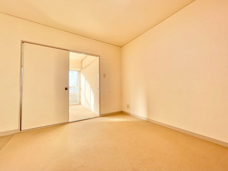 その他 伸びやかな空間のなかで、ゆったりとしたひとときを過ごせます。※リフォーム前の写真です。