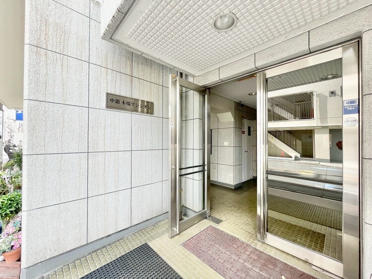 その他 上質感漂う玄関アプローチです。