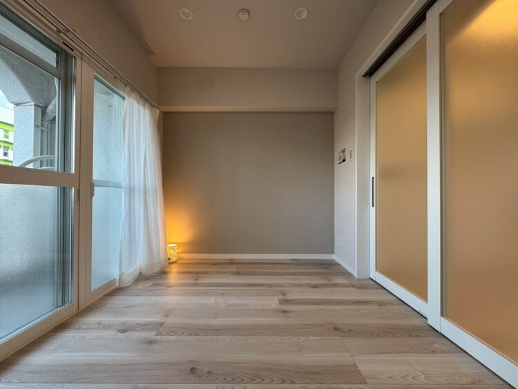 その他 清かで艶やかな時間をもたらしてくれる室内です。