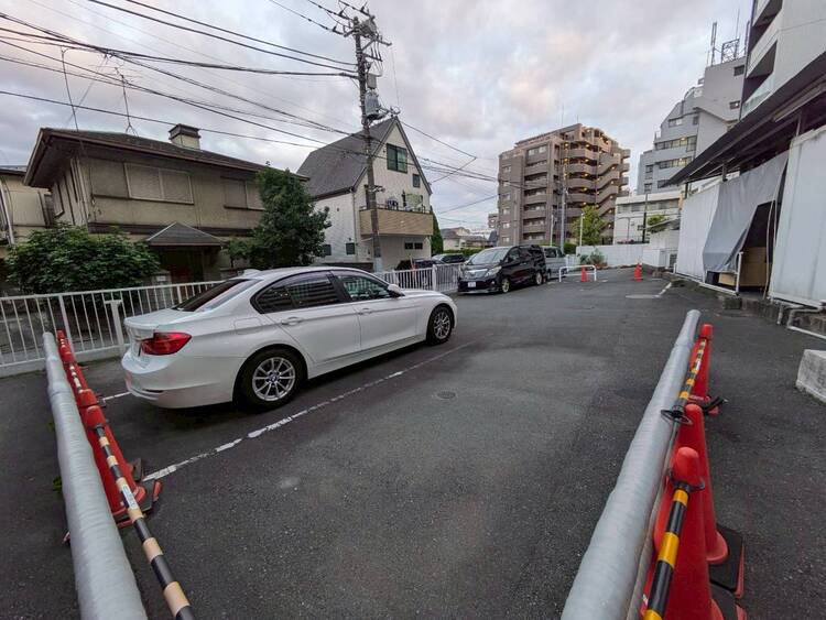 その他 駐車スペースが嬉しいですね。※空き状況は都度ご確認下さい。