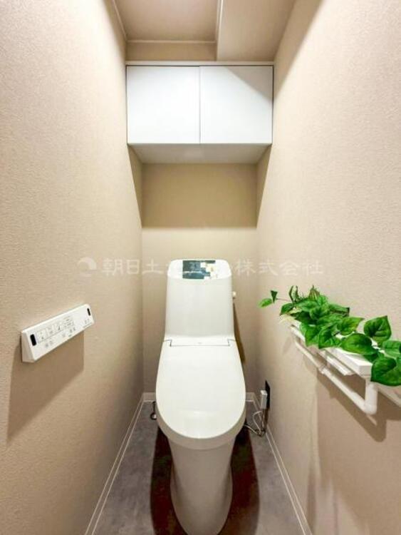 トイレ ウォシュレット、保温機能付き便座など充実の設備です　お掃除がしやすくストレスフリー！！