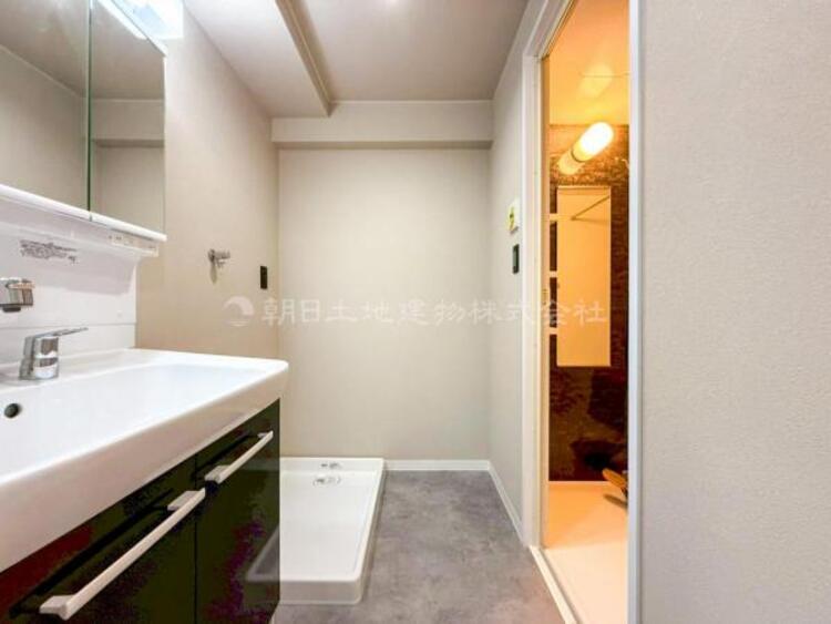 洗面 使用頻度の高い場所だからこそ便利な空間に。多人数での使用も考えた便利な空間です