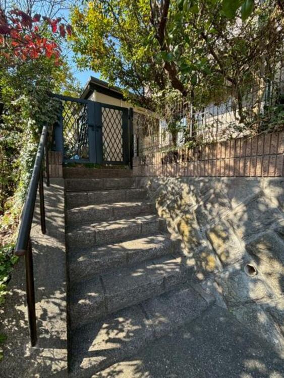 外観 スーパーも近く、お買い物に困りません。