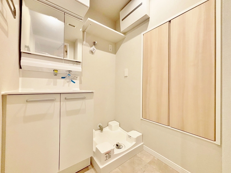 洗面 何かと物が増える場所だからこそ、スッキリと見映えの良い空間に。