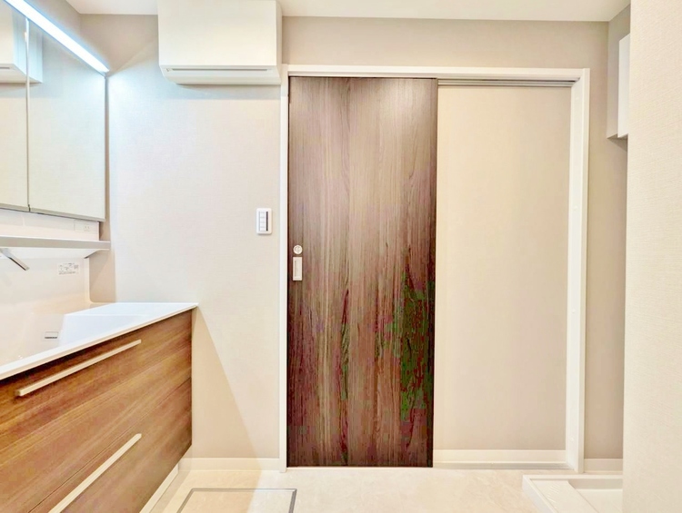 洗面 清潔感と心地よさを重視した、上質感漂うパウダールーム。