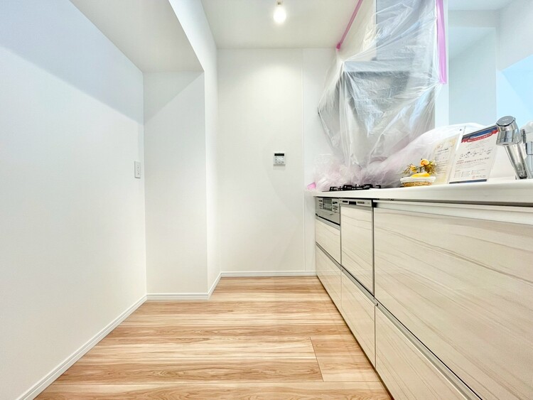 居間 過ごす時間が、たくさんの思い出として紡がれていく場所。（施工中）