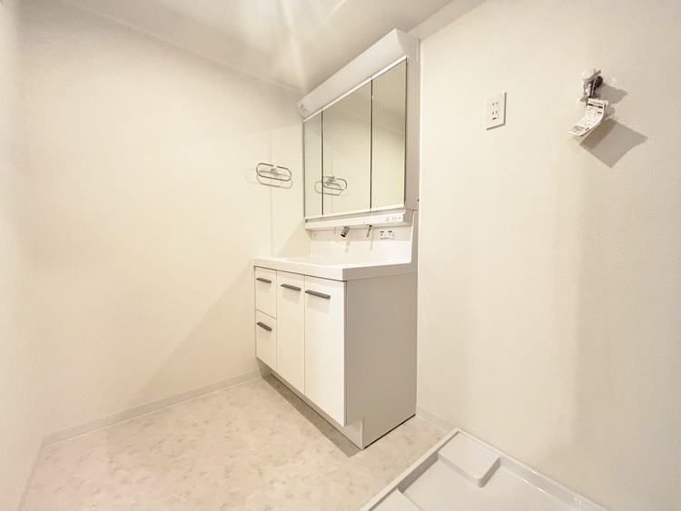 洗面 清潔感と心地よさを重視した、上質感漂うパウダールーム。