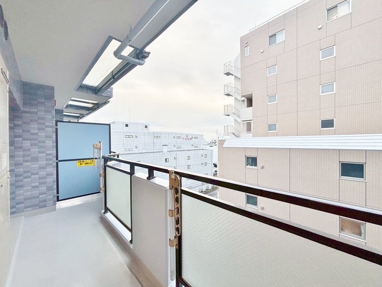 バルコニー 暮らしの中で、光と風を演出してくれるバルコニー。