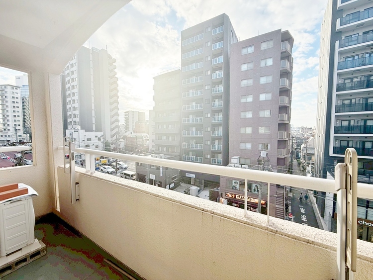 バルコニー 頬をなでる、優しい風を感じることが出来ます。