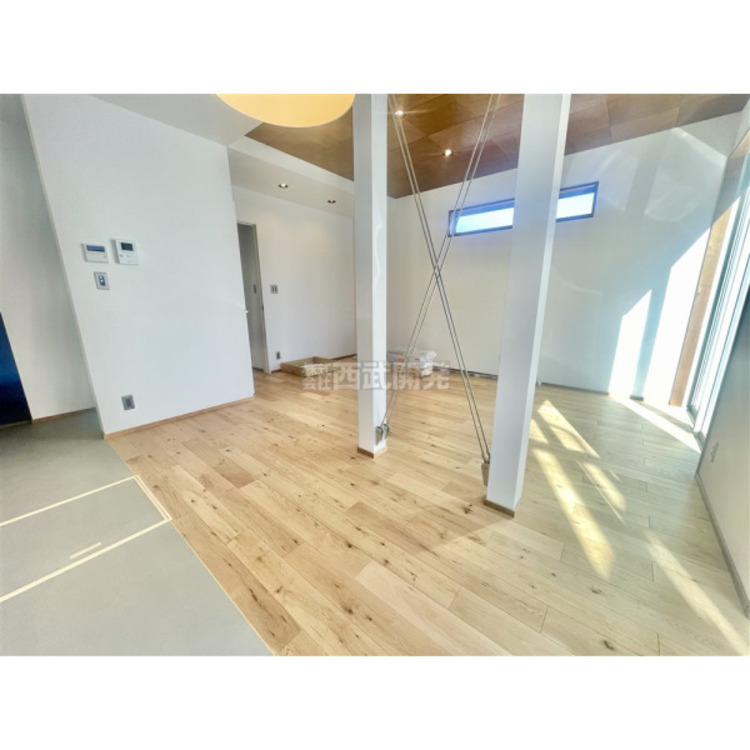 居間 ＬＤＫは家族みんなの快適空間です。お食事したりおしゃべりしたり、家族の絆を育むセントラルスペースです。