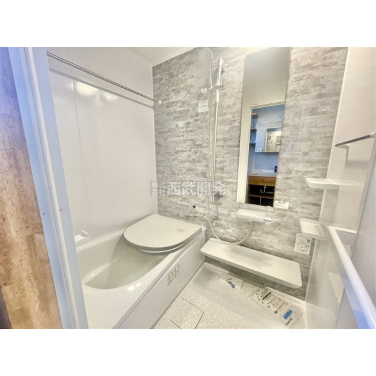 風呂 換気乾燥機付きの浴室は、雨の日でも洗濯ができるのでとても便利です。梅雨の時期でもこれで安心ですね。