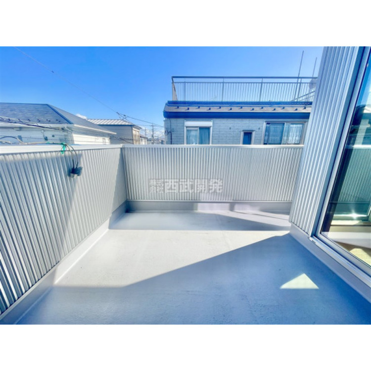 バルコニー ワイドなバルコニーで洗濯物もお布団も、たくさん干せます。広いバルコニーは使い勝手が良好です。