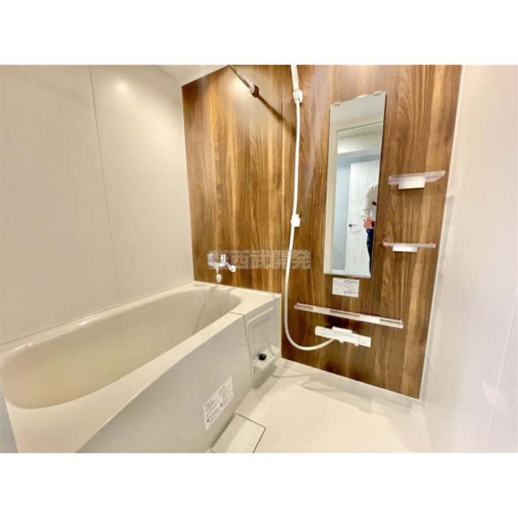 風呂 換気乾燥機付きの浴室は、雨の日でも洗濯ができるのでとても便利です。梅雨の時期でもこれで安心ですね。