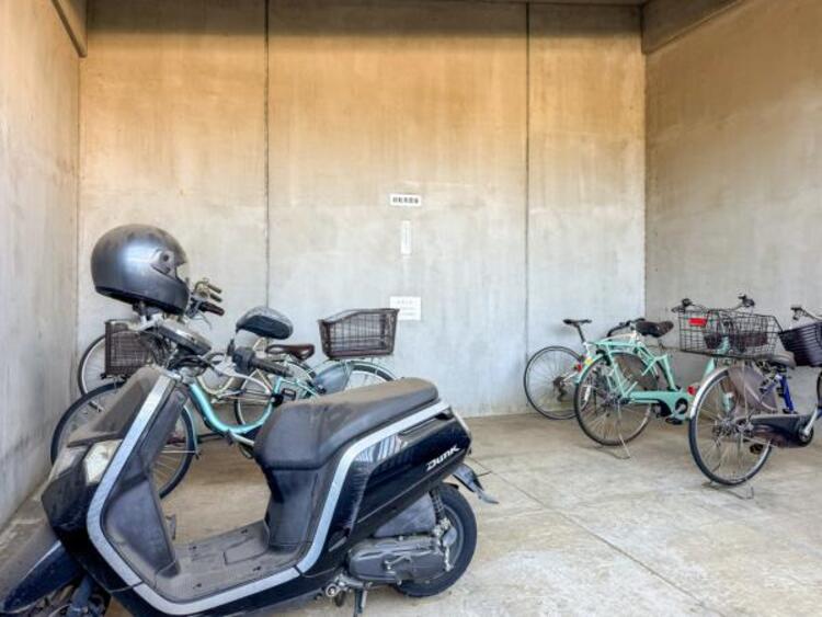 その他 敷地内に設けられた駐輪場スペース