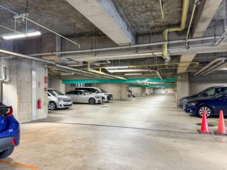 駐車場 敷地内に設けられた駐車場スペース