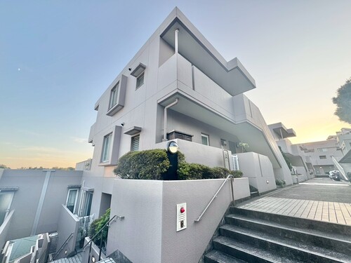 コスモ井土ヶ谷グランヒルズ九号棟の物件画像