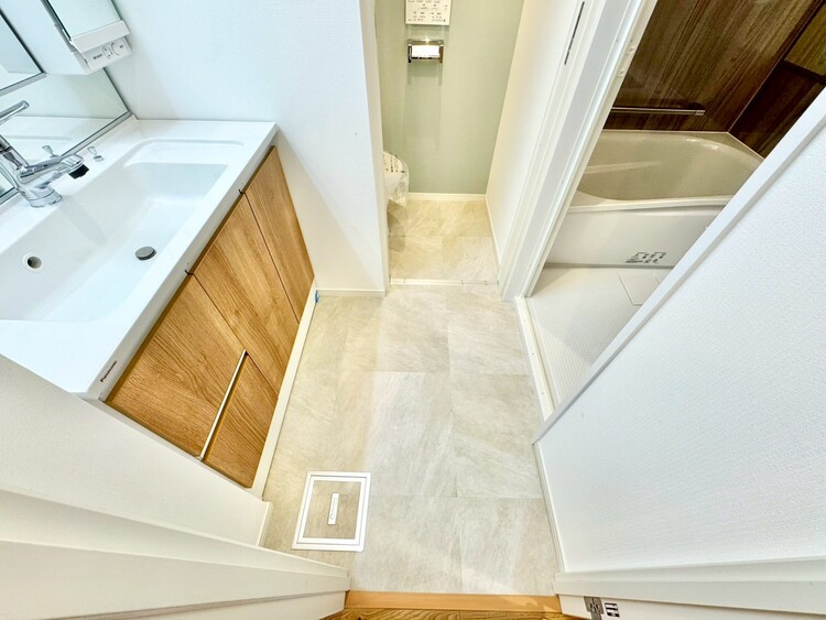 その他 十分な広さの脱衣所。